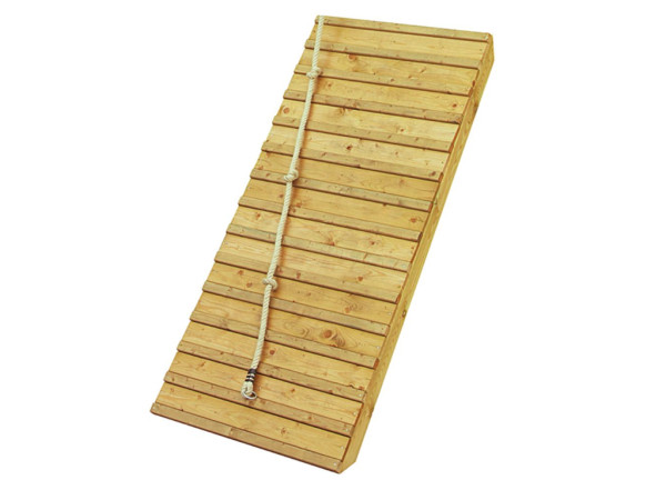 Holzrampe mit Klettertau Podesthöhe 1,50m naturbelassen