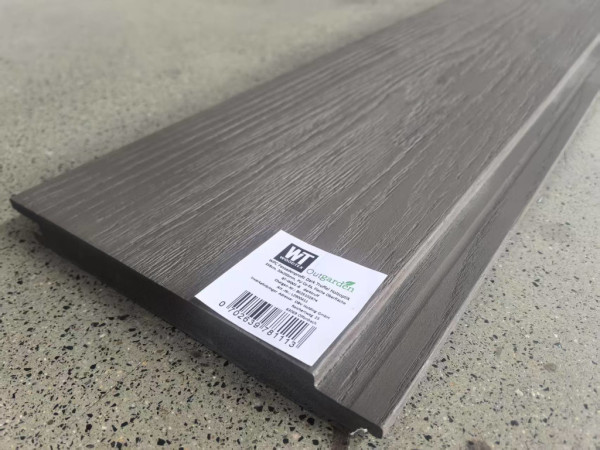 AmorBoard Fassadenprofil Dark Truffel Co extrudierte Holzstruktur Oberfläche