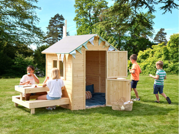 Spielhaus Tiana naturbelassen mit Picknicktisch