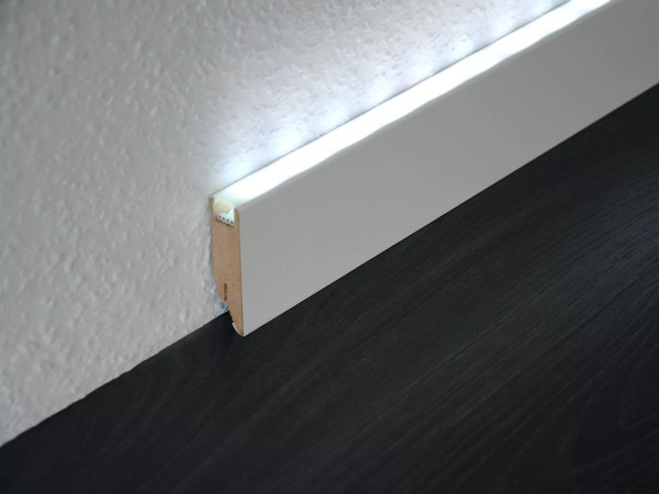 LED-Sockelleiste uni weiß